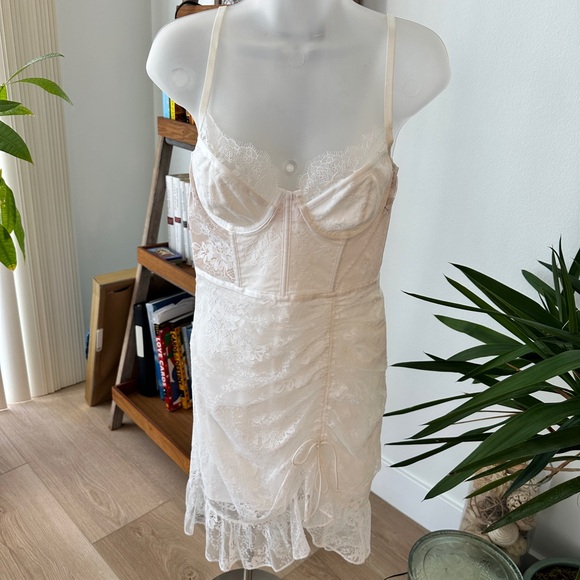 For Love & Lemons white lace dress - Picture 7 of 8